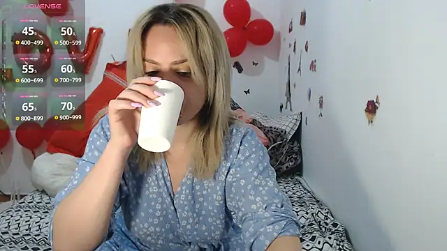 Snapshot of hotmilf4uxxx chatting on 03.24.26 hotmilf4uxxx online show from 03.24.26