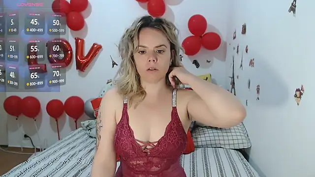 Snapshot of hotmilf4uxxx chatting on 04.03.26 hotmilf4uxxx online show from 04.03.26