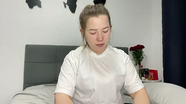 Embersweetbunny online show from 02.11.25