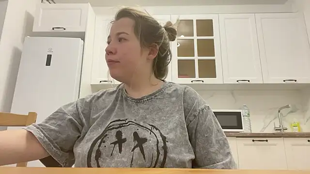 Embersweetbunny online show from 03.22.25