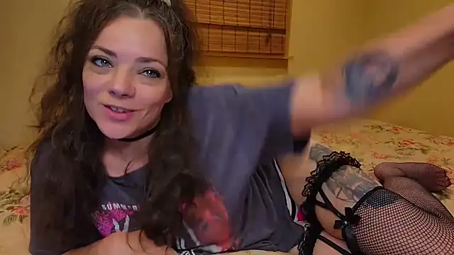 MiaElizabeth online show from 10.22.25