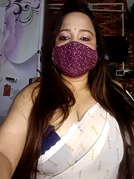 Snapshot of albelasummi702 chatting on 10.24.25 albelasummi702 online show from 10.24.25