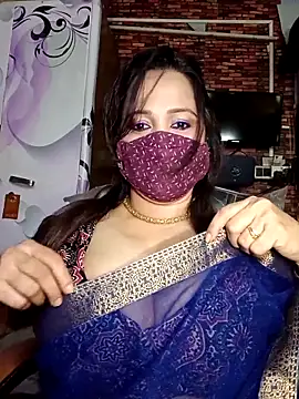 Snapshot of albelasummi702 chatting on 10.25.25 albelasummi702 online show from 10.25.25