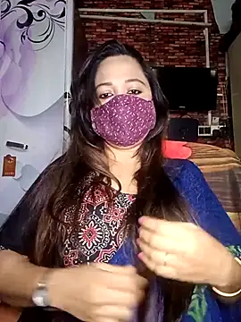 Snapshot of albelasummi702 chatting on 11.09.25 albelasummi702 online show from 11.09.25