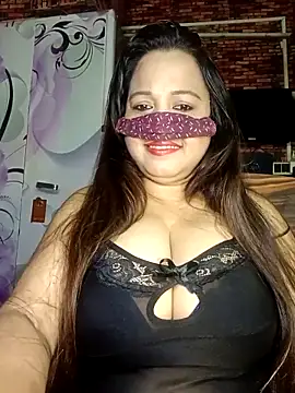 Snapshot of albelasummi702 chatting on 11.17.25 albelasummi702 online show from 11.17.25