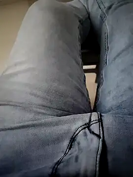 Snapshot of SplitPrestige19 chatting on 11.20.25 SplitPrestige19 online show from 11.20.25