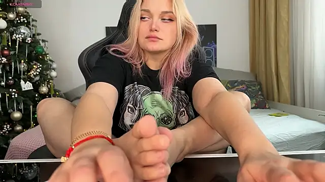 unicornsfeet online show from 01.13.25