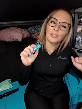 Snapshot of Jade_Emeraud chatting on 12.02.25 Jade Emeraud online show from 12.02.25