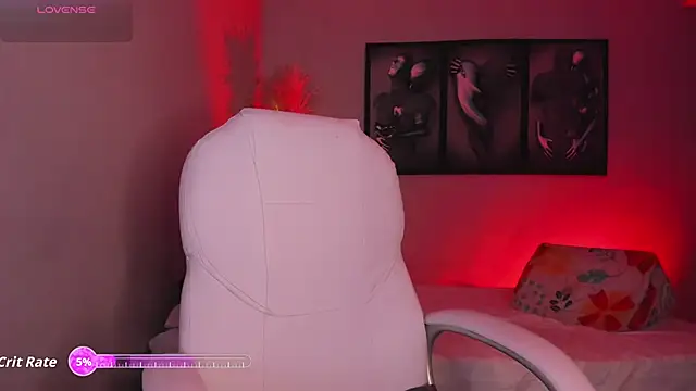 Snapshot of DollyWalker chatting on 12.01.25 DollyWalker online show from 12.01.25