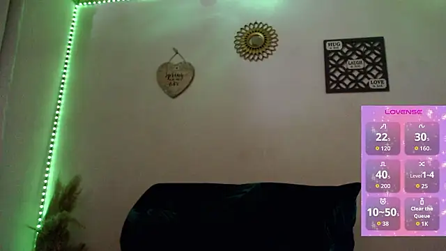 Snapshot of Donniia chatting on 01.08.26 Donniia online show from 01.08.26