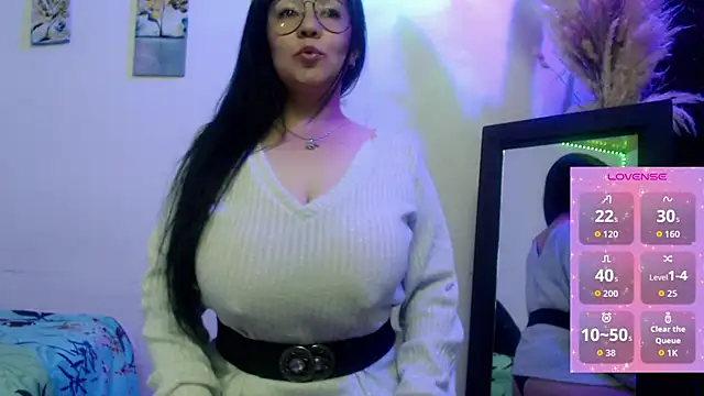 Snapshot of Donniia chatting on 02.25.26 Donniia online show from 02.25.26