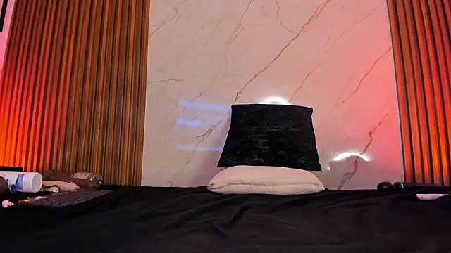 Emiilycollins online show from 12.07.24