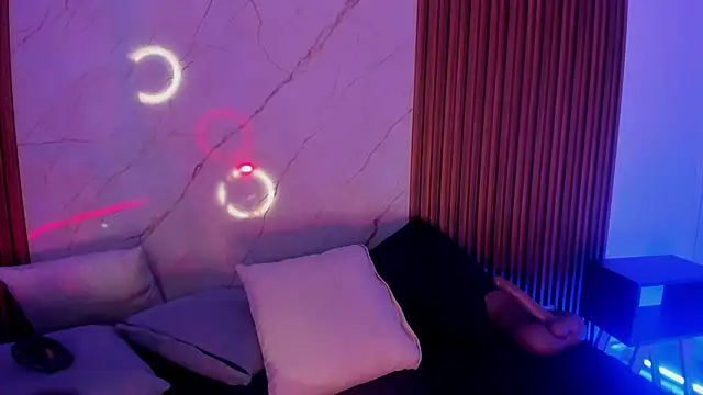 Emiilycollins online show from 11.13.25