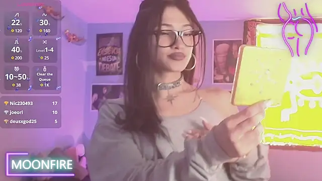 Snapshot of moonfiredancer chatting on 01.12.25 moonfiredancer online show from 01.12.25