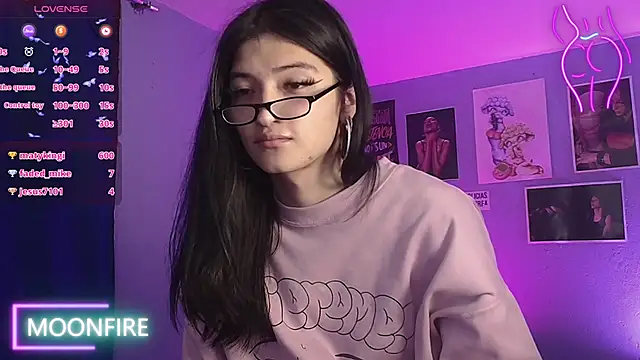 Snapshot of moonfiredancer chatting on 01.28.25 moonfiredancer online show from 01.28.25