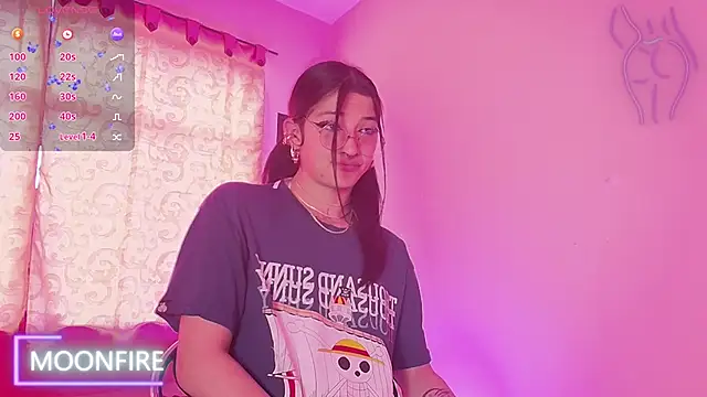 Snapshot of moonfiredancer chatting on 02.19.25 moonfiredancer online show from 02.19.25