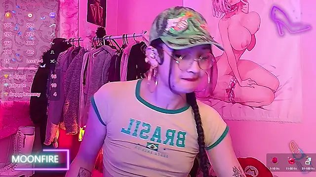 Snapshot of moonfiredancer chatting on 09.18.25 moonfiredancer online show from 09.18.25