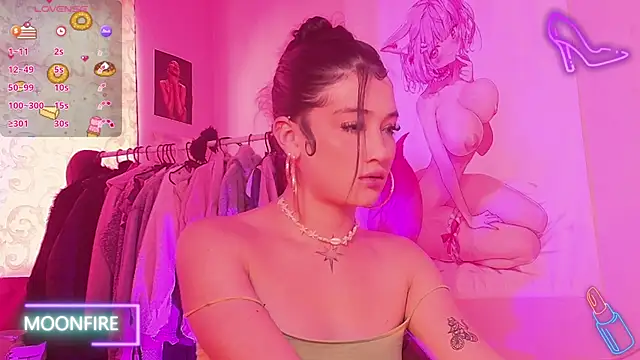 Snapshot of moonfiredancer chatting on 10.20.25 moonfiredancer online show from 10.20.25