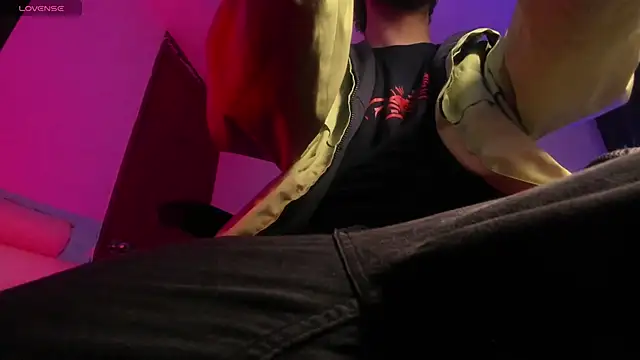 Snapshot of s_sven03 chatting on 12.19.25 s sven03 online show from 12.19.25