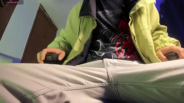 Snapshot of s_sven03 chatting on 12.22.25 s sven03 online show from 12.22.25