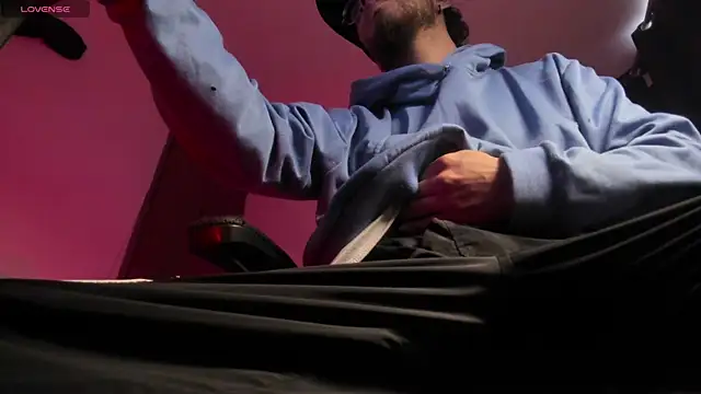 Snapshot of s_sven03 chatting on 01.06.26 s sven03 online show from 01.06.26