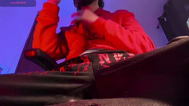 Snapshot of s_sven03 chatting on 01.10.26 s sven03 online show from 01.10.26