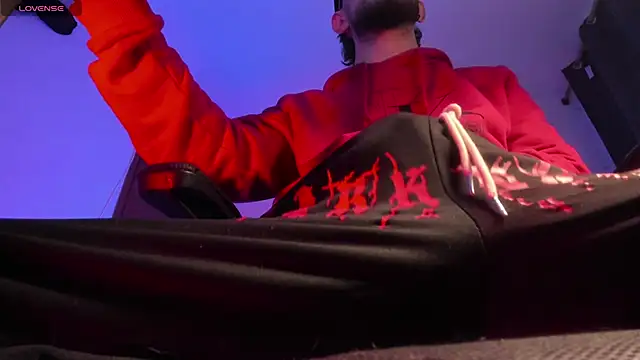 Snapshot of s_sven03 chatting on 01.10.26 s sven03 online show from 01.10.26