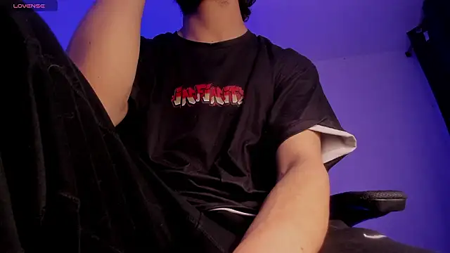 Snapshot of s_sven03 chatting on 02.07.26 s sven03 online show from 02.07.26