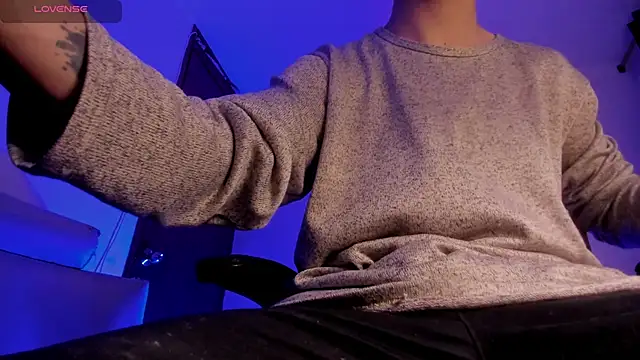 Snapshot of s_sven03 chatting on 02.16.26 s sven03 online show from 02.16.26