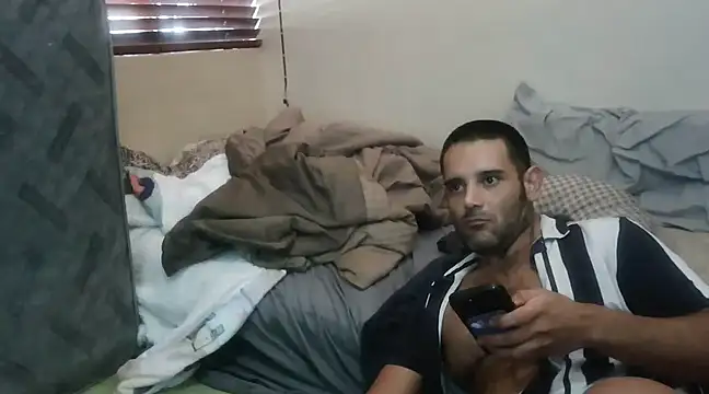 Snapshot of kevinbolena chatting on 02.25.25 kevinbolena online show from 02.25.25