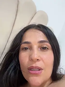 Snapshot of Taylortits chatting on 03.04.25 Taylortits online show from 03.04.25