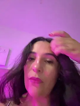 Snapshot of Taylortits chatting on 10.10.25 Taylortits online show from 10.10.25