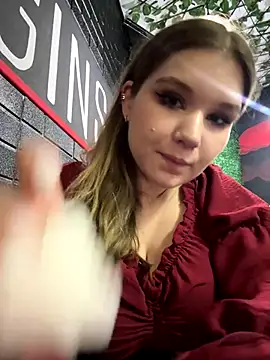 Snapshot of PumaShyXD chatting on 10.26.25 PumaShyXD online show from 10.26.25