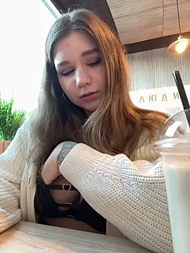 Snapshot of PumaShyXD chatting on 11.15.25 PumaShyXD online show from 11.15.25