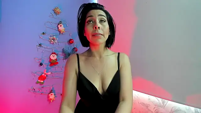 AdelleLennox cg online show from 12.18.24