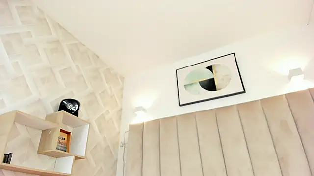 Anniie Queen online show from 11.16.25