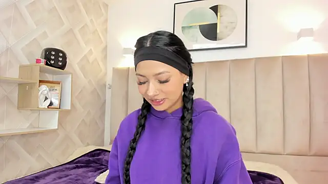 Anniie Queen online show from 05.15.26