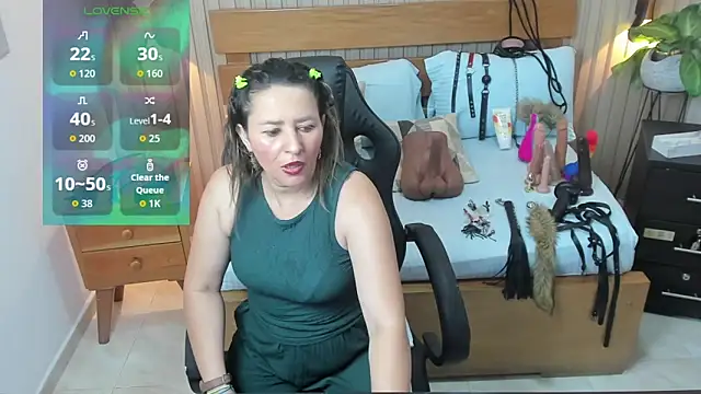 luciana ballesteros  online show from 10.08.25