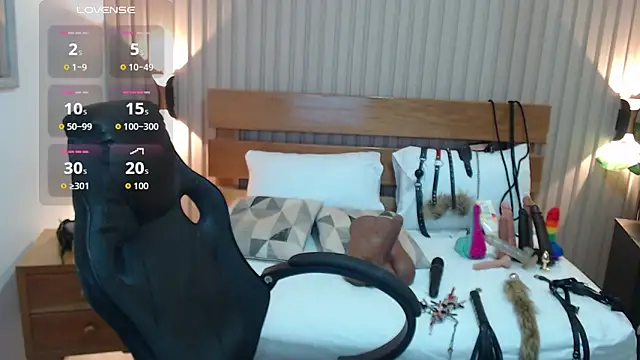 luciana ballesteros  online show from 11.28.25