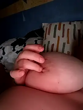 Snapshot of poussychats chatting on 01.05.25 poussychats online show from 01.05.25