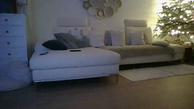 lyajoliee online show from 12.11.24