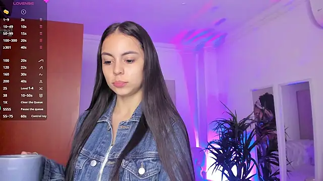 Aleejaa   online show from 02.15.25