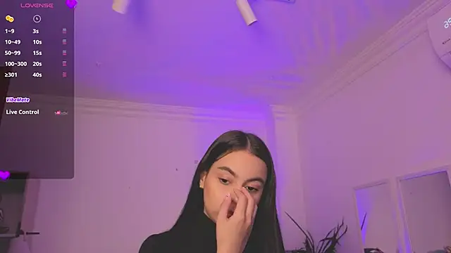 Aleejaa   online show from 04.17.26