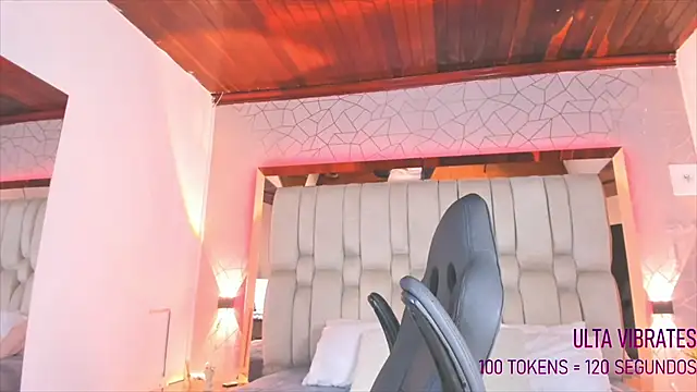 Snapshot of AngelineHeet chatting on 01.09.25 AngelineHeet online show from 01.09.25