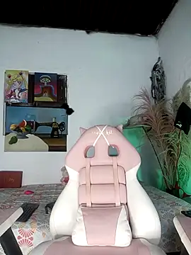 lovely kitt online show from 03.18.26