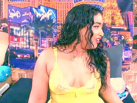 Snapshot of IndianAngel4u chatting on 10.22.25 IndianAngel4u online show from 10.22.25