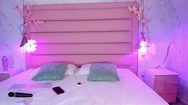 sabrinamilani online show from 11.14.25