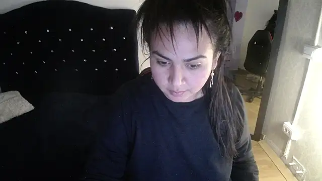 lucianaa 25 online show from 12.23.24