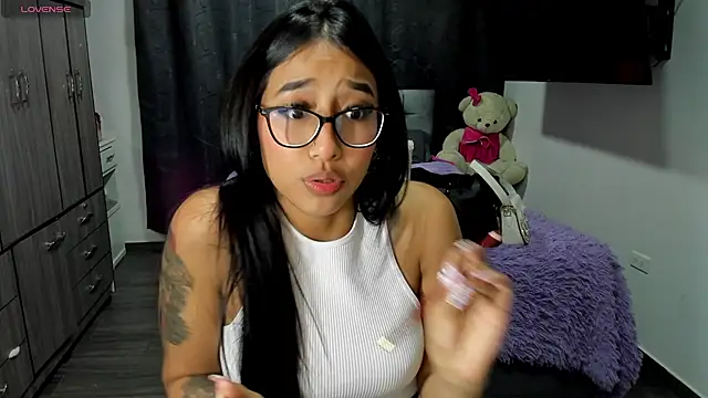 Snapshot of isa_bellaa0 chatting on 01.12.25 isa bellaa0 online show from 01.12.25