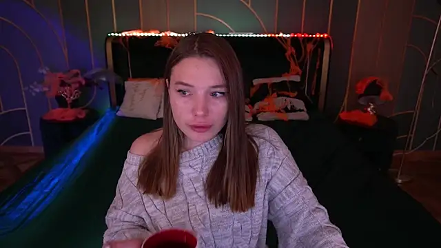 Snapshot of IceDanielles chatting on 10.28.25 IceDanielles online show from 10.28.25